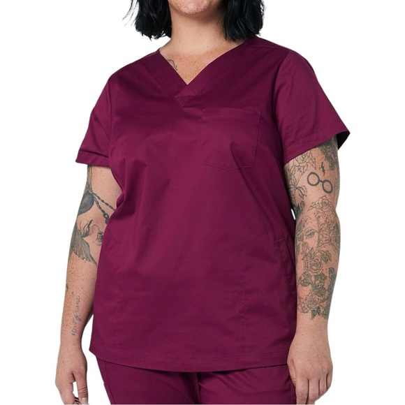 Women's Classic Fit V-Neck Stretch Scrub Top Wine Burgundy NWT Amazon Essentials - Picture 5 of 6